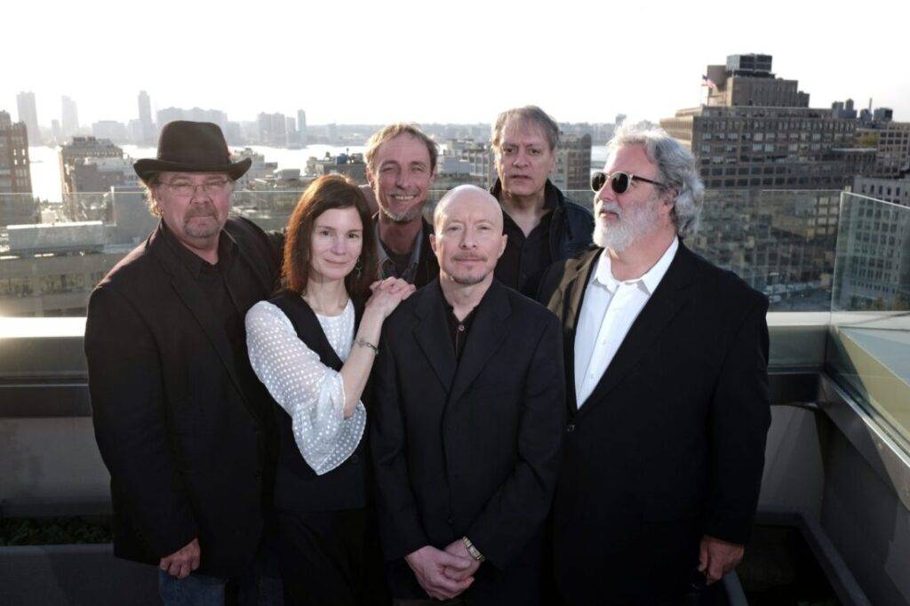 10.000 MANIACS apresenta novo disco neste sábado em Porto Alegre