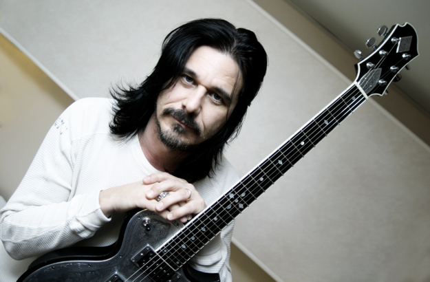 Gilby Clarke no Brasil 2013: ex-Guns confirmado no Rio de Janeiro