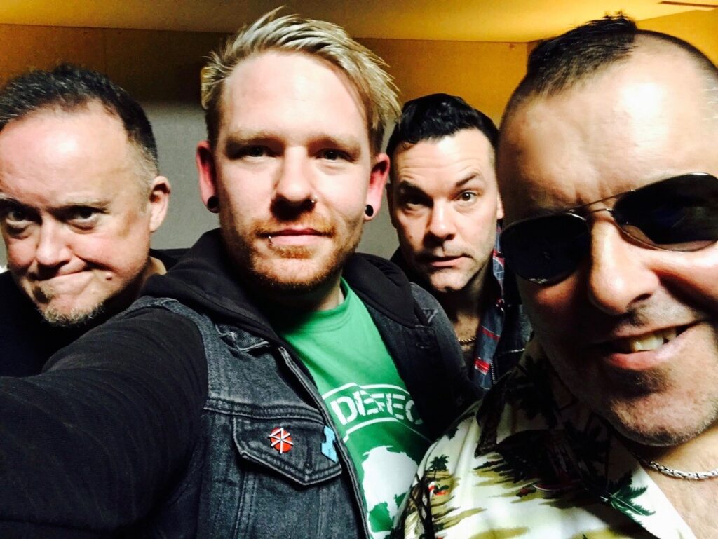Clássica banda punk Peter and the Test Tube Babies estreia no Brasil em junho
