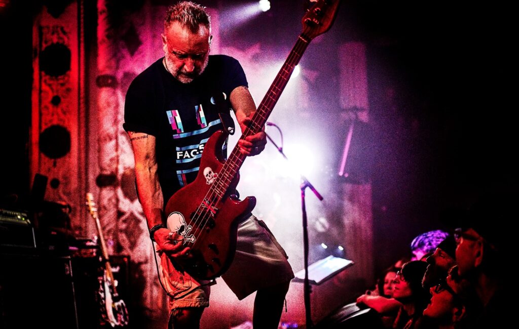 Peter Hook confirma show no Brasil para tocar clássicos de Joy Division e New Order