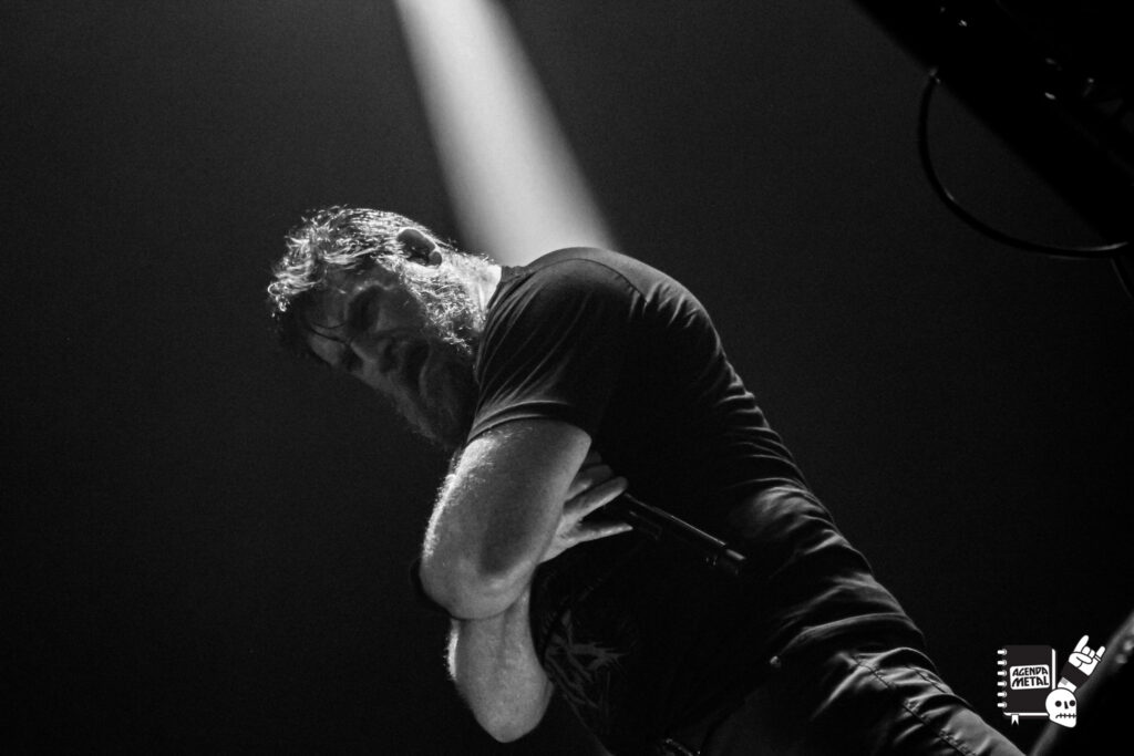 Matanza Ritual incendeia o Carioca Club com show explosivo e casa lotada